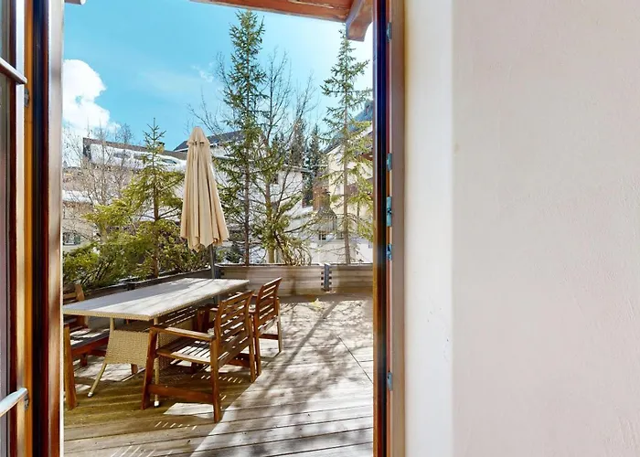 Domiziana Apartment Samedan